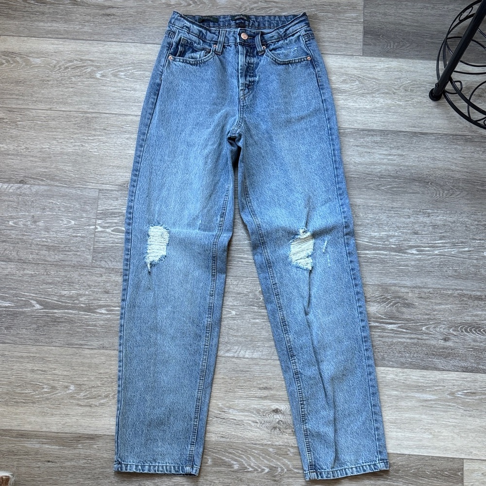 wild fable Medium Wash Straight Leg Ripped Jeans NWOT